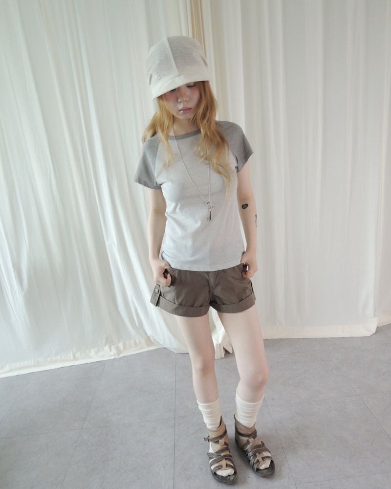 TAUPE ROLL-UP SHORT PANTS