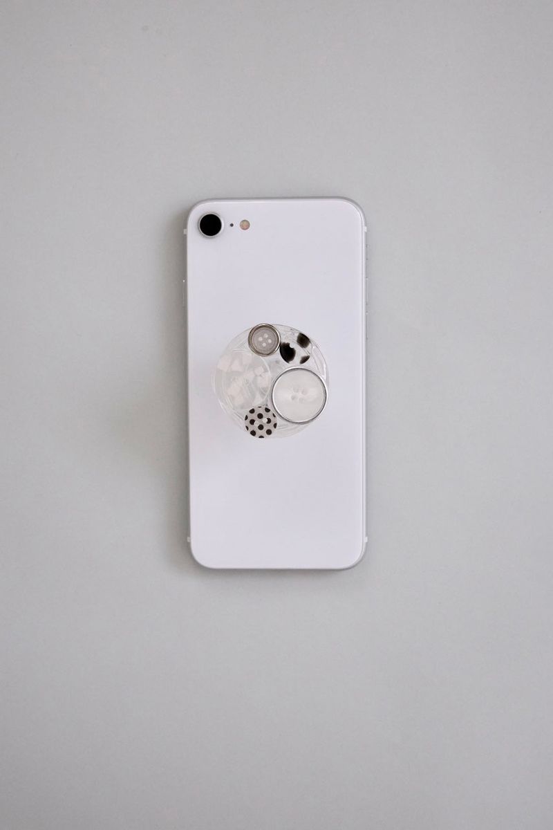 Orb（オーアルビー）の「[MADE] Button tok 02（Smartphone Accessories）」