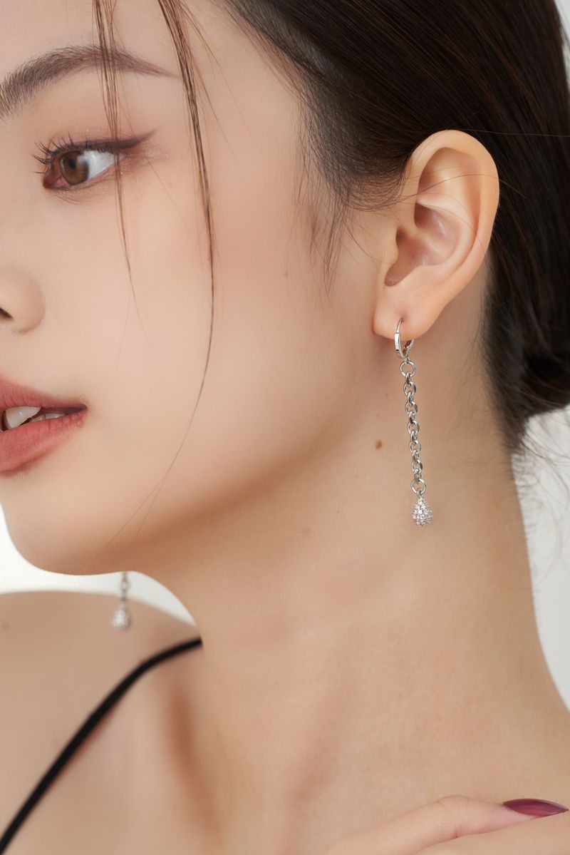TWENTYONEAUGUST(トゥエンティワンオーガスト)の「ティアドロップスピアス(アクセサリー)」