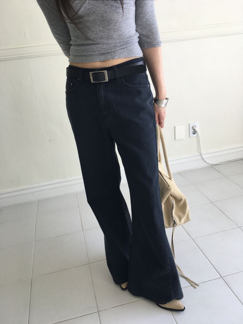 Venn Semi-Wide Bootcut Pants