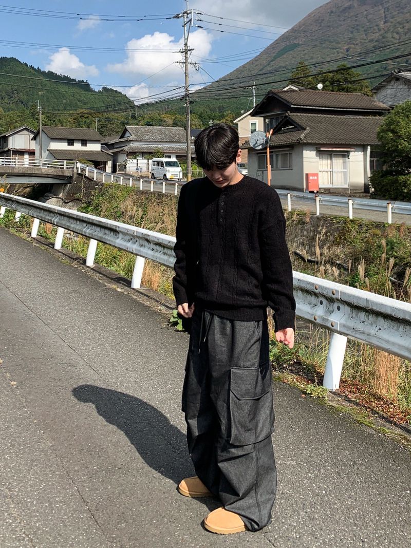 ラベルヘンリーネックニット
