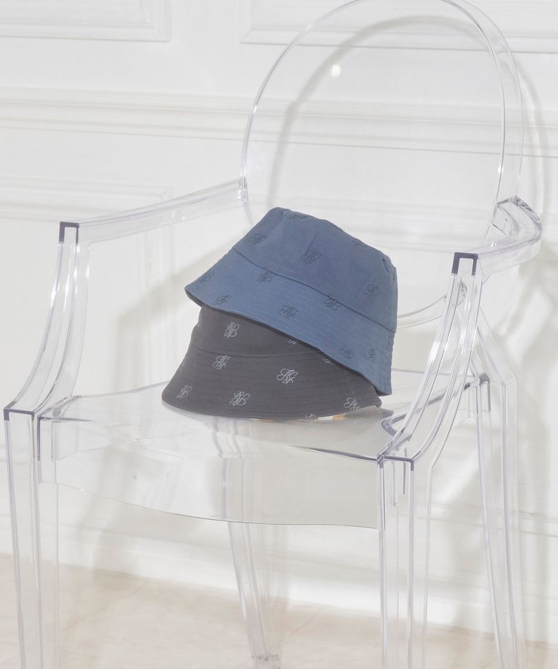 ANDGEEBEE（アンジービー）の「UNISEX 総柄ツイルバケハ（Hats）」