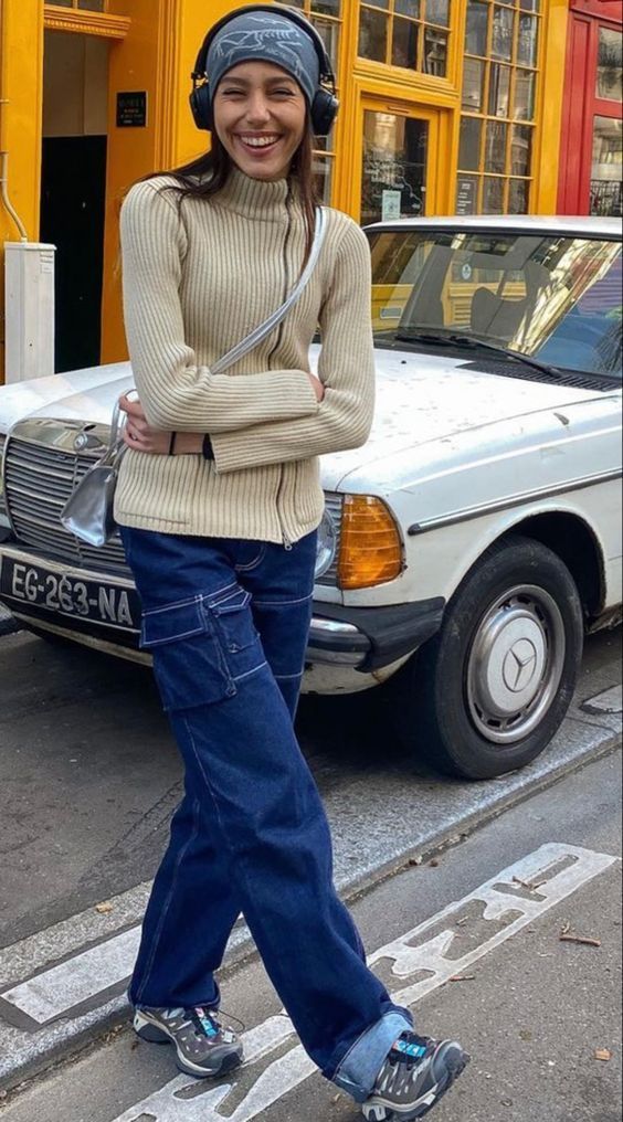 Unique pocket knit zip-up