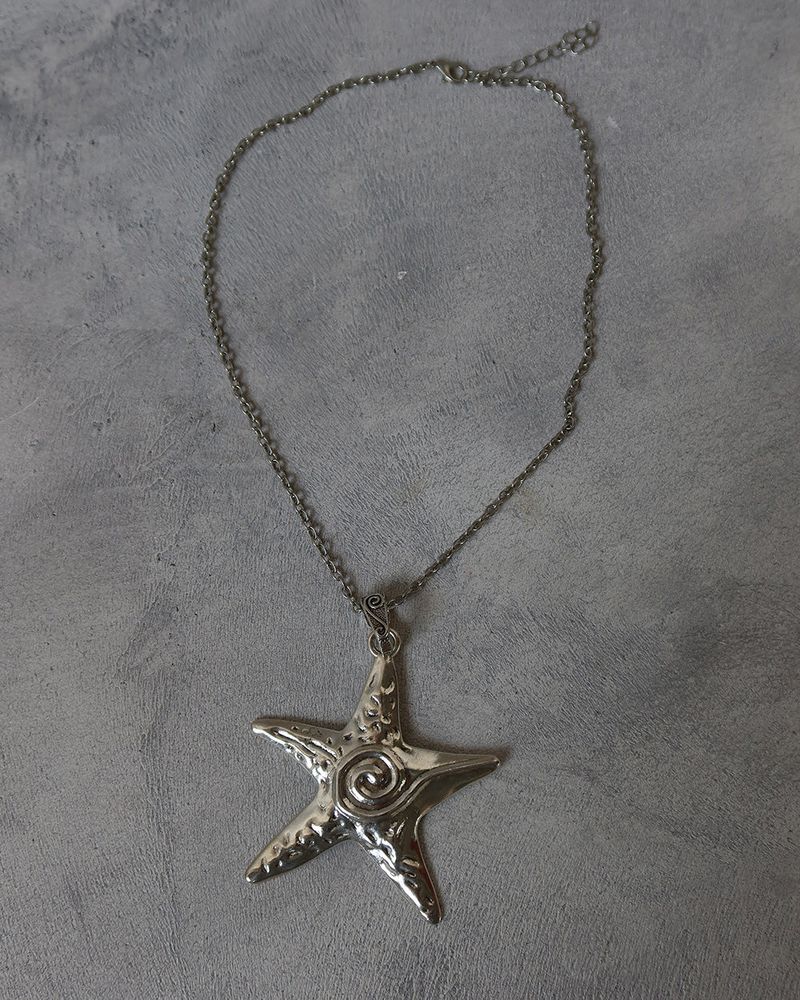 a starfish pendant necklace