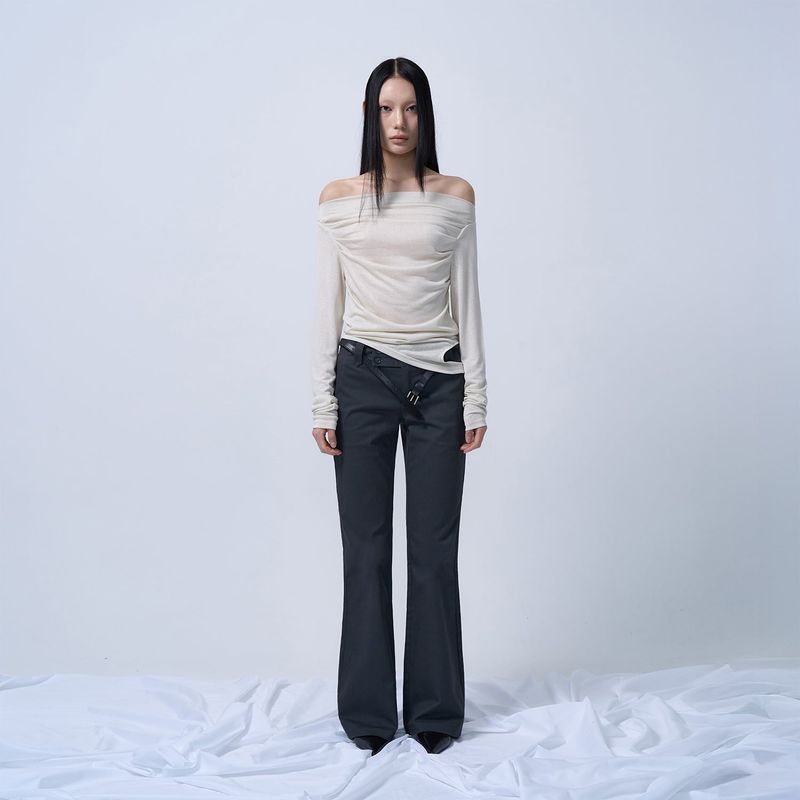 ZIZEMUSEUM（ジゼミュージアム）の「LOW-RISE TWO BUTTON BOOTS CUT PANTS (CHARCOAL)（Pants）」