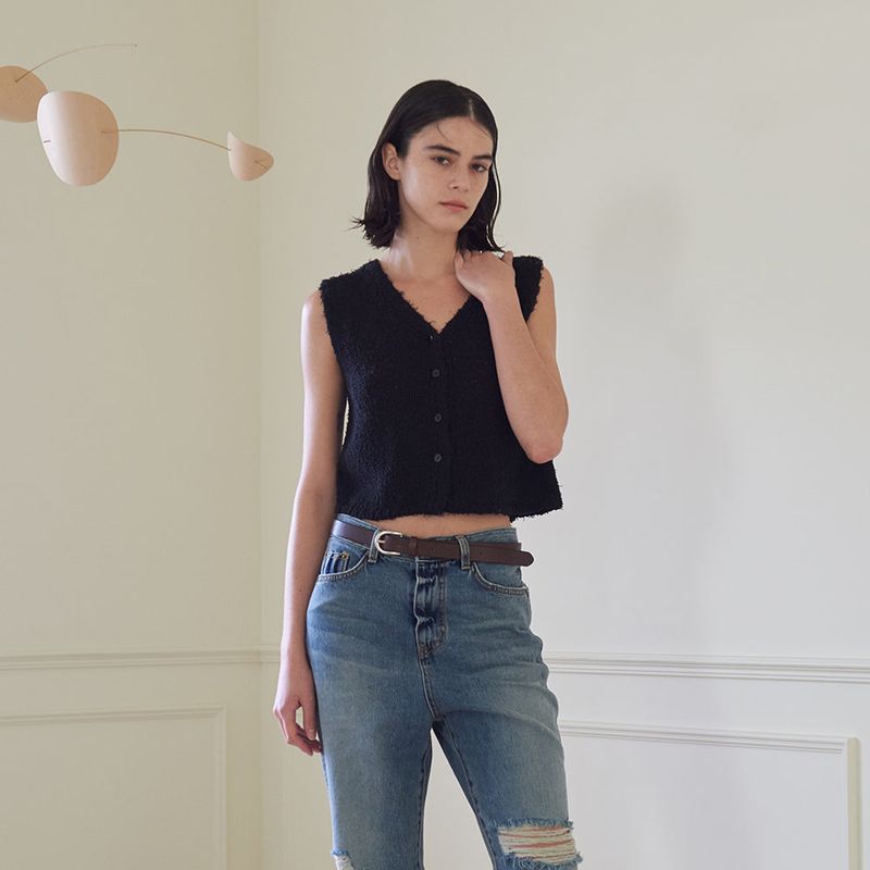 BUTTONED KNIT VEST (BLACK)