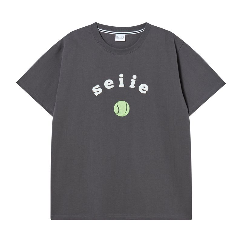 seiie(セイエ)の「Seiie テニスアップリケTシャツ オーバーフィット チャコール(トップス)」