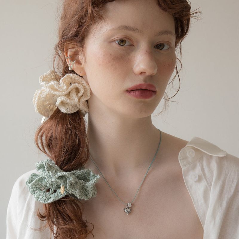 MerryMotive(メリーモチーブ)の「Handmade crochet knitted scrunch (4colors)(Hair Accessories)」