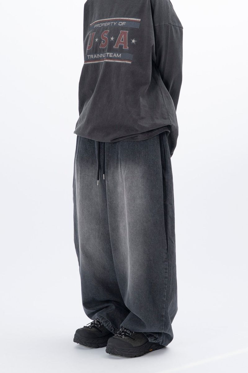 Leggy Side Tuck Balloon Denim