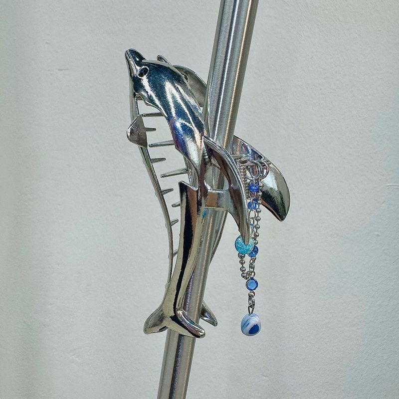 Dolphin dream hairpin