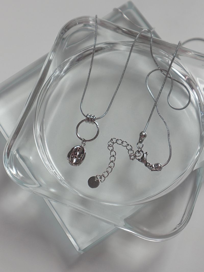 object ring point necklace