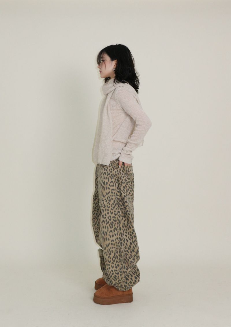 UZYOUNG（ユズヨン）の「(Leopard Item)キヤヒョウ柄バルーンフィットワイドパンツ（パンツ）」