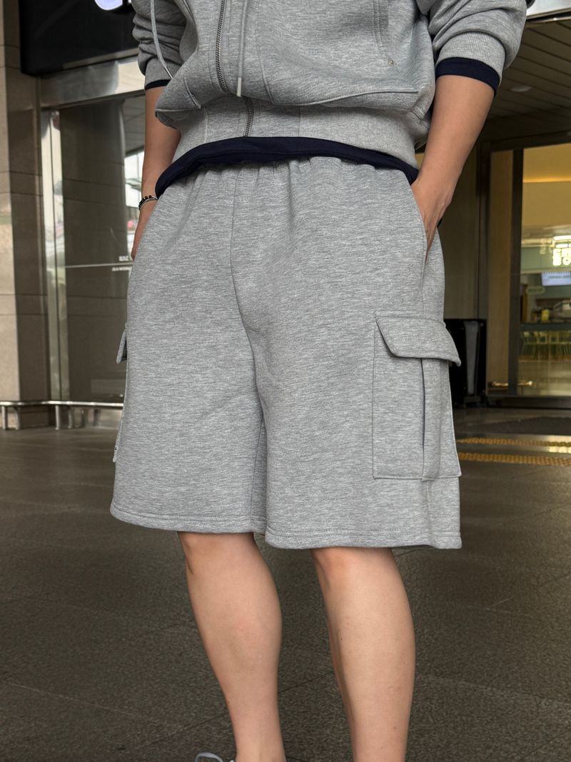 AVAND(アバンド)の「Neoprene cargo bermuda pants(Pants)」
