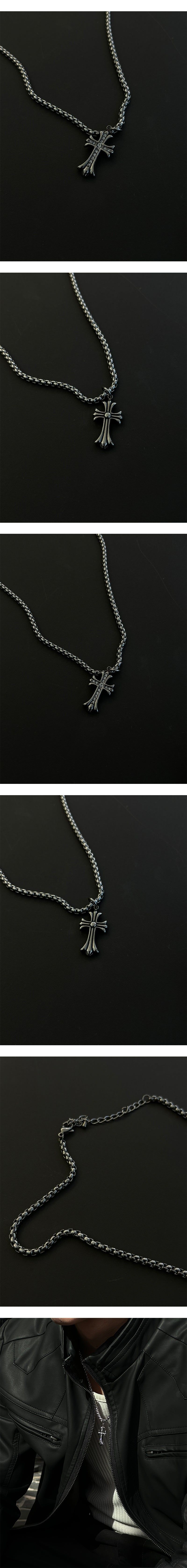 [SURGICAL STEEL] Reverse cubic cross necklace