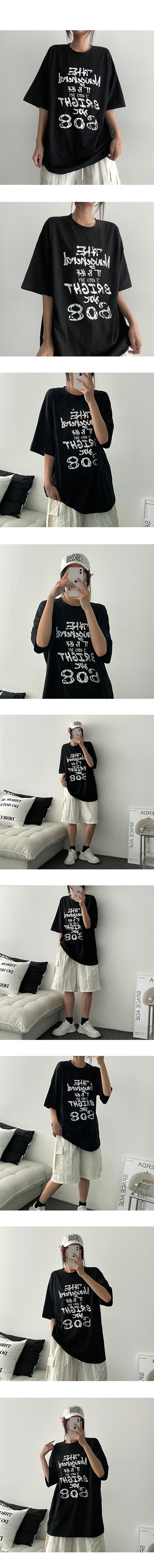 a sitin short-sleeved t-shirt