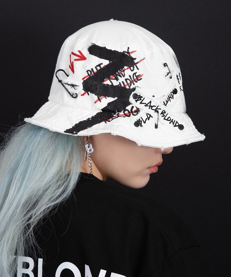 BLACKBLOND(ブラックブロンド)の「BBD Smile Logo Denim Bucket Hat Dirty Custom Ver. (White)(Hats)」