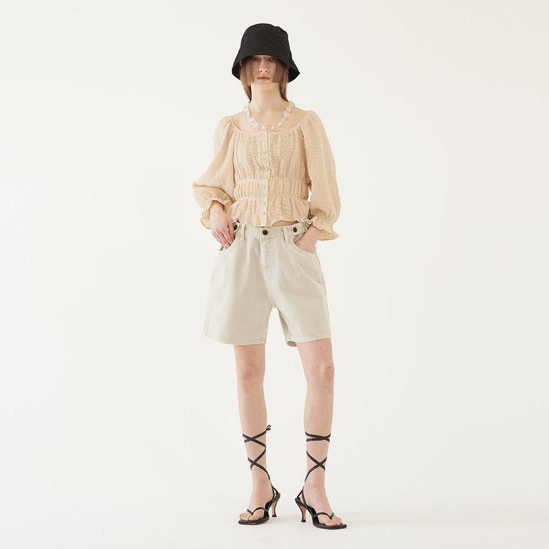 TMO BY 13MONTH（ティーエムオーバイサーティーンマンス）の「EXTENDER DENIM SHORTS (CREAM)（Pants）」
