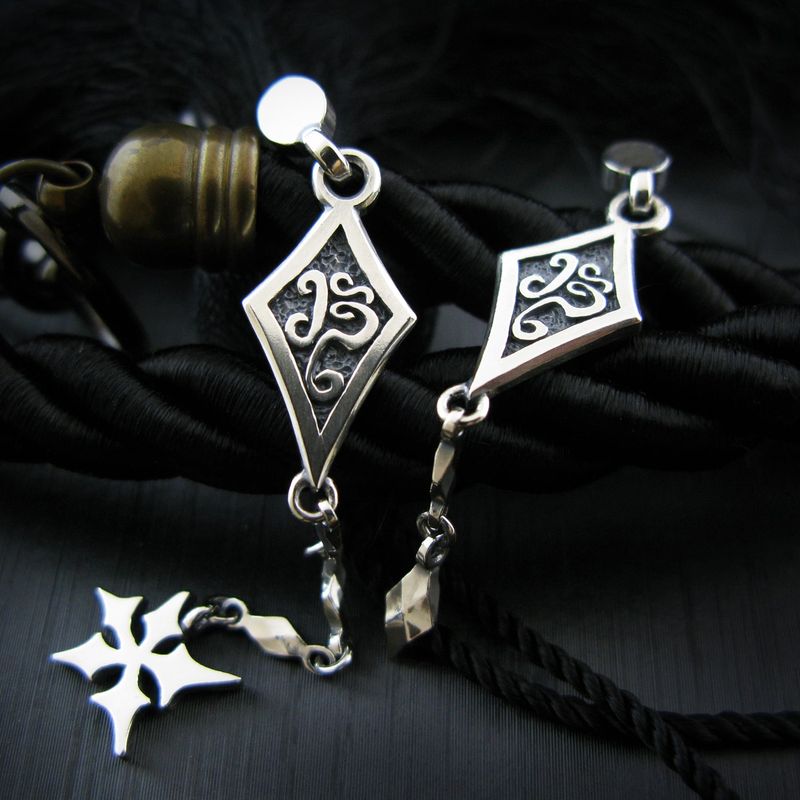 BT dia-D silver earring