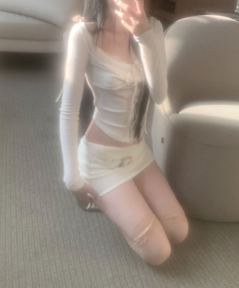 suzen(スゼン)の「Furreni Lace Strap Top (ivory)(Tops)」