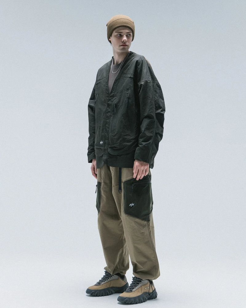 NīNEpointNīNE（ナインポイントナイン）の「MAZE PANTS - OLIVE （Pants）」
