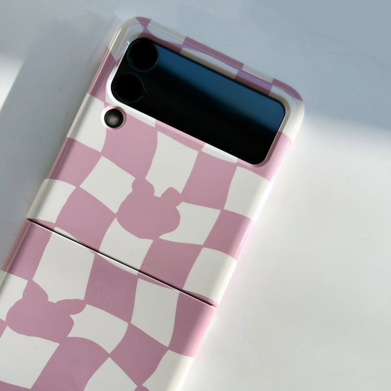 moorugi(モールジ)の「Checkerboard Pink Zflip Case(Hats)」