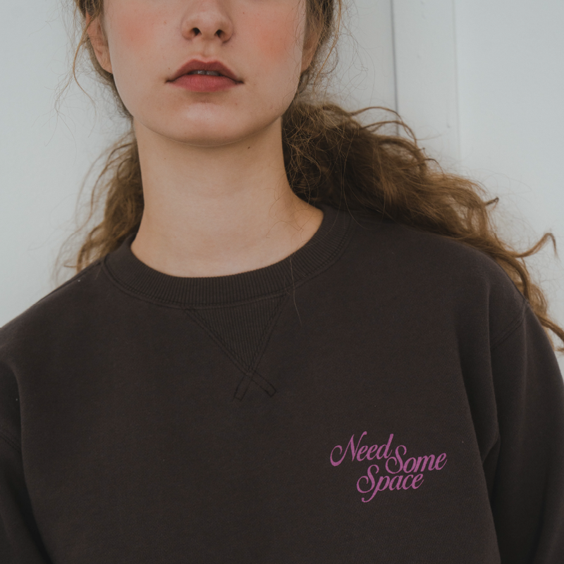 Need Some Space Sweatshirt(BROWN)