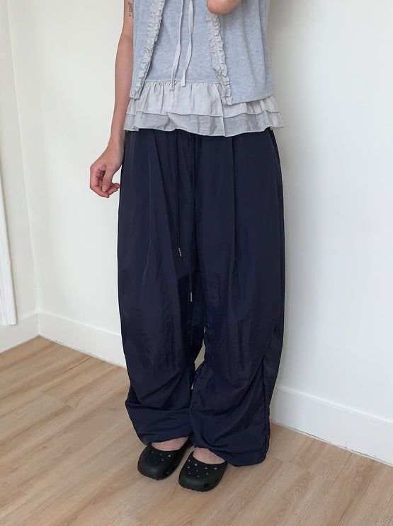 BAON（バオン）の「[unisex] Hippie Pintuck String Parachute Wide Banding Pants（Pants）」