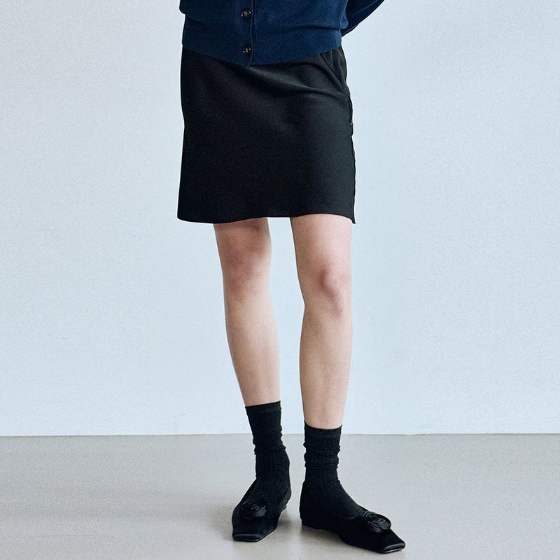 NICK&NICOLE（ニック＆ニコール）の「MINI SATIN FLARE SKIRT_BLACK（Skirts）」