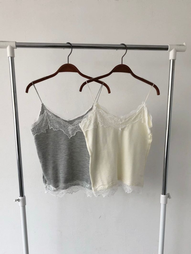 romantic lace sleeveless shirt