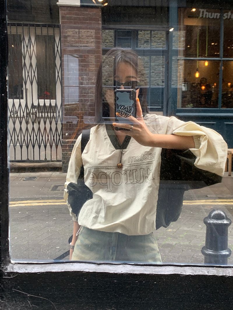 Dunes European Nylon V Sweatshirt