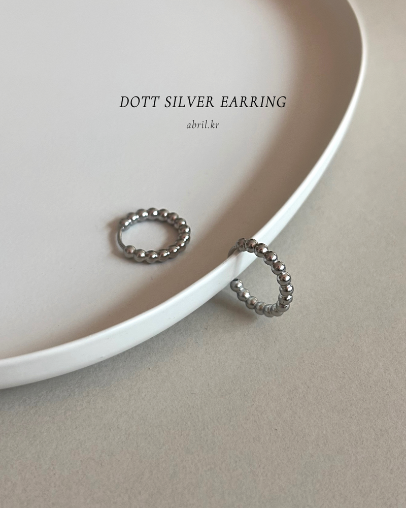 Abril（アブリル）の「ドットシルバーピアス（アクセサリー）」