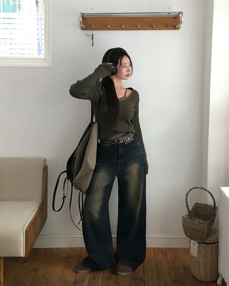 Yami Ribbed Deep V-Neck Knit