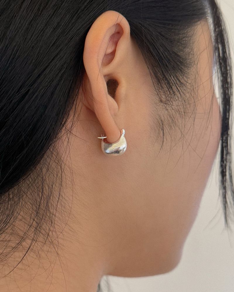 Puff puff earring (silver)