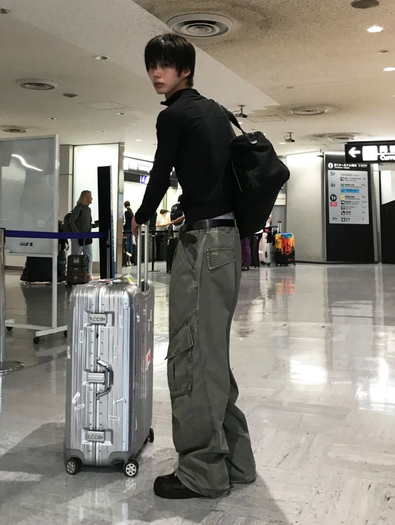 ダイアゴナル カーゴ ワイドパンツ