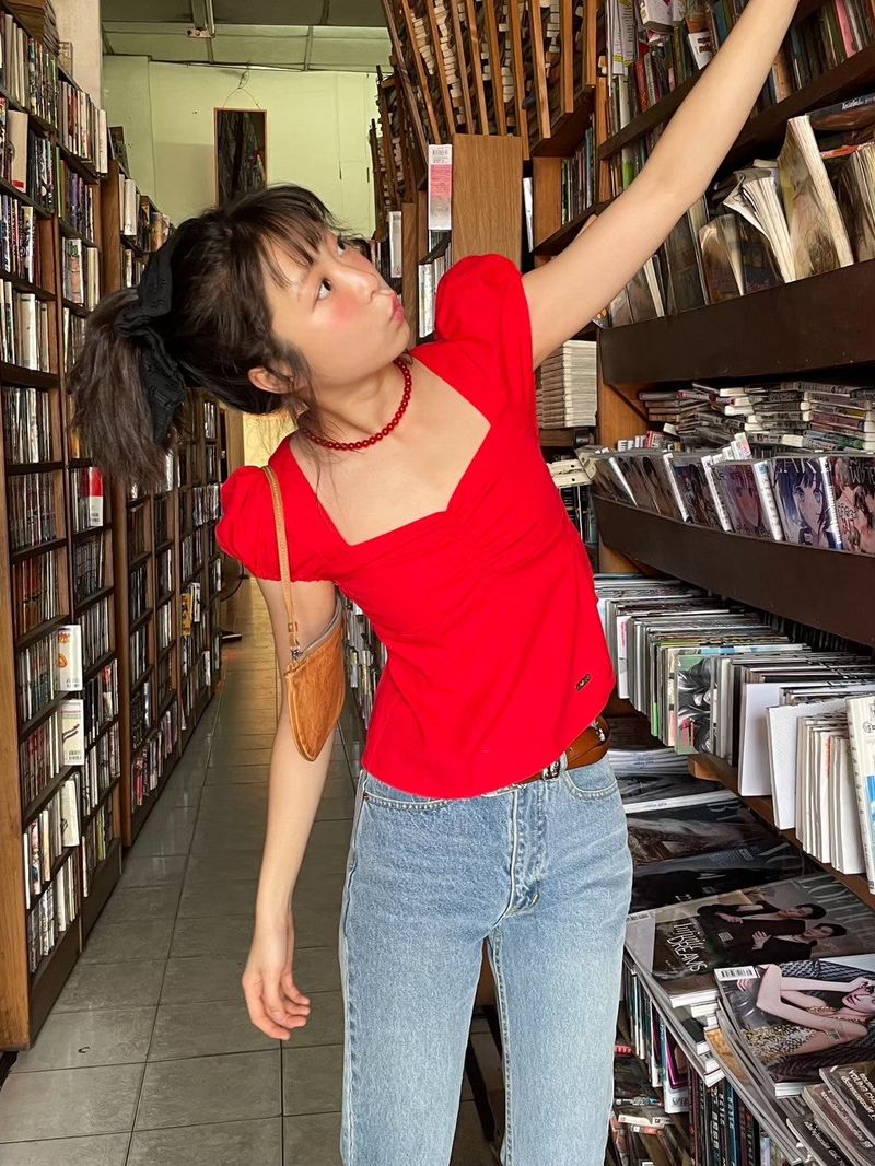 EVIE avery PUFFED SLEEVE TOP RED