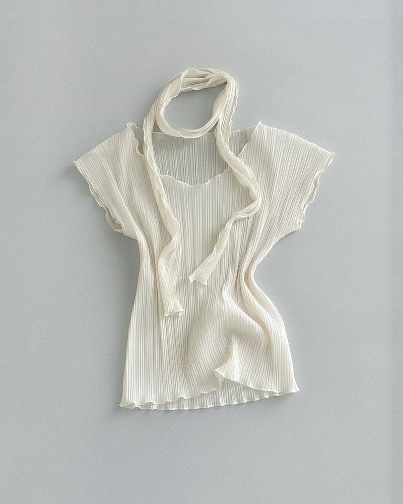 Aon Pleated Blouse & Tie Set