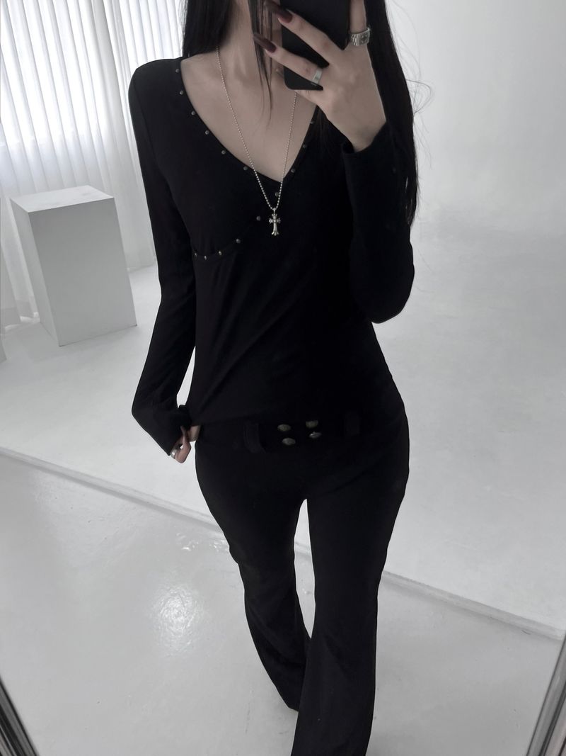 stud wrap v-neck ribbed T