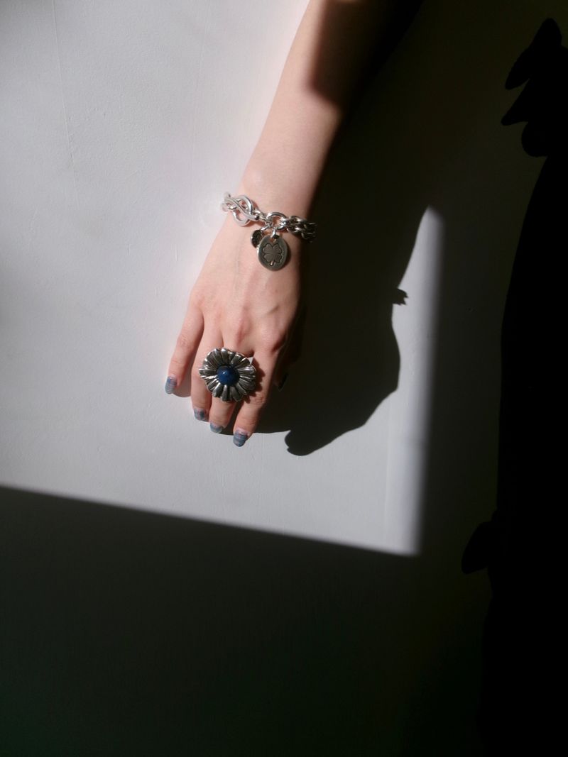 Kairosroom（カイロスルーム）の「Silver Plated Leaf Bracelet（Accessories）」