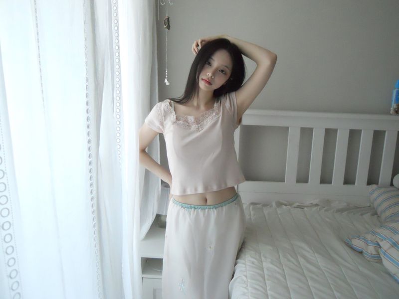 rosalie tee