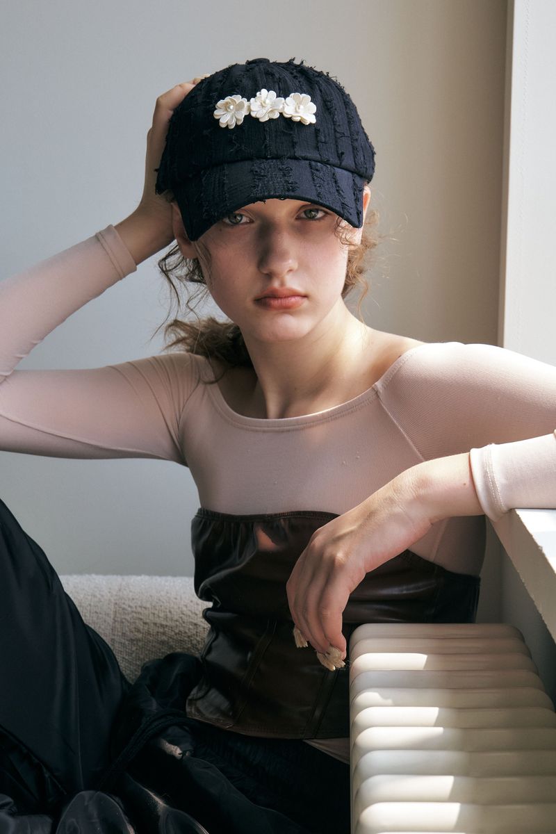 FLOWER BEADS CAP IN BALI BLACK