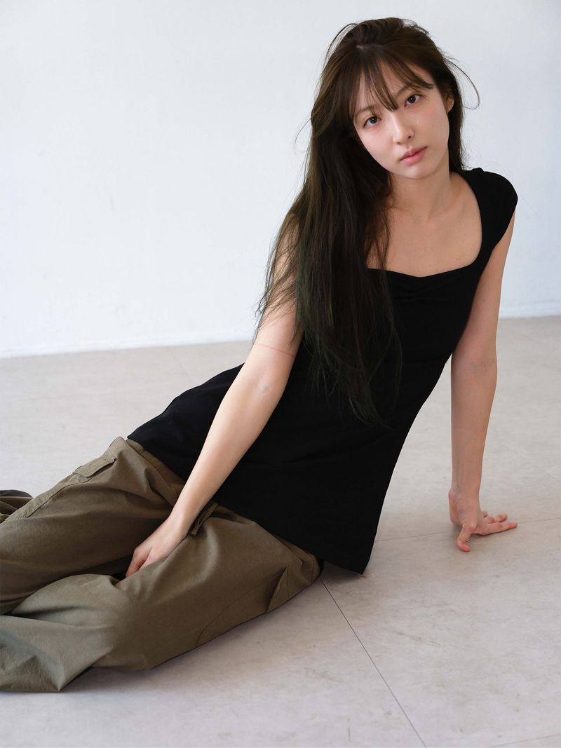 Rib Shirring Long Top (Black)
