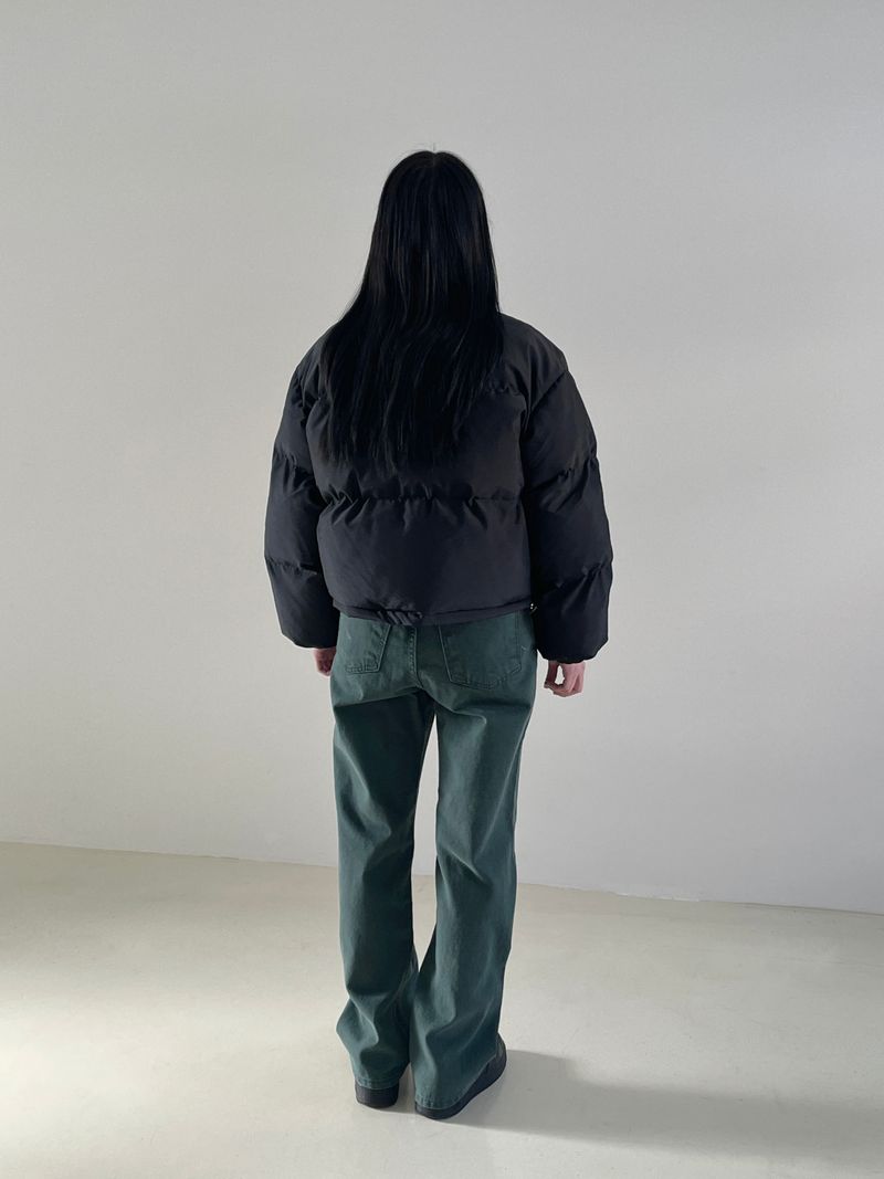 Recommend color semi-wide pants
