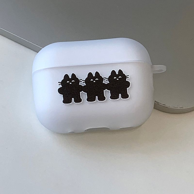 withsome（ウィズサム）の「ニャーAirPodsケース_matt（スマホグッズ/小物）」