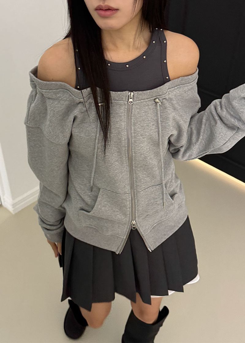 STUD SLEEVELESS