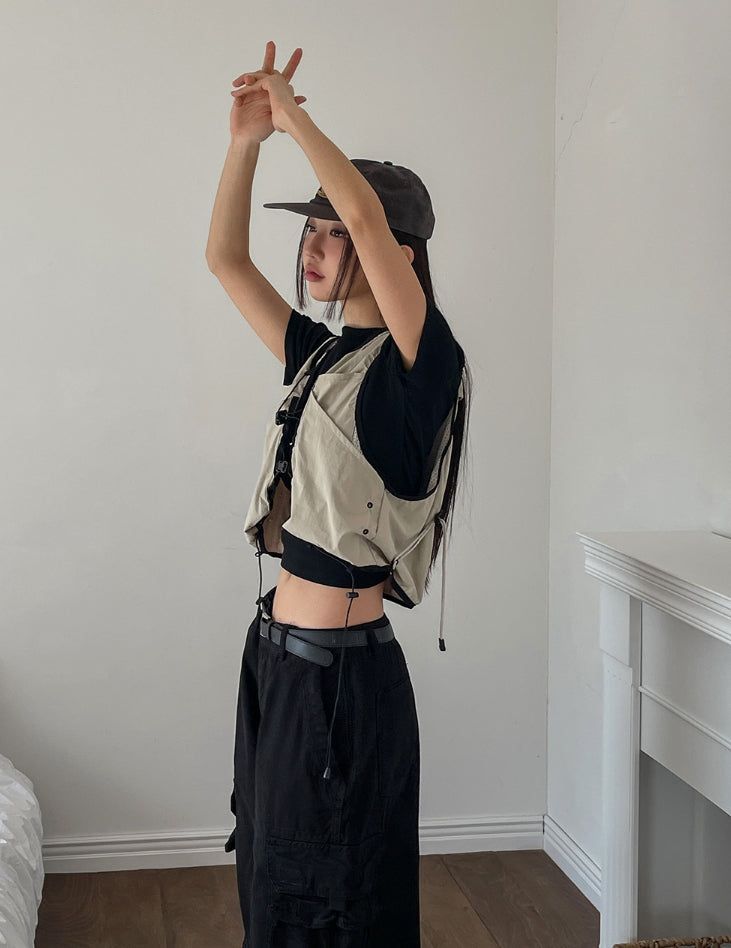 Lining string buckle crop vest