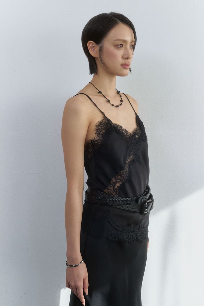 Onyx linked pattern necklace - long