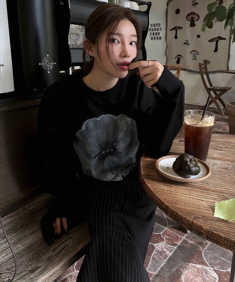 13:13 FLOWER SWEAT SHIRTS_2 COLORS
