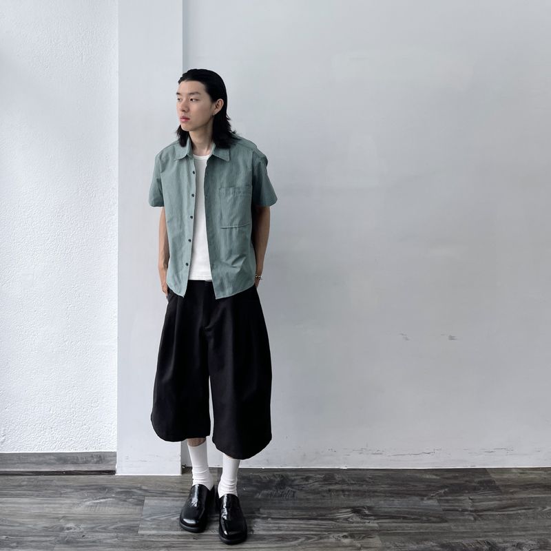 Vertical Textured Short Shirt
