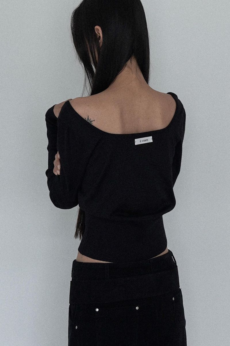 PUFF SLEEVE SQUARE NECK KNIT