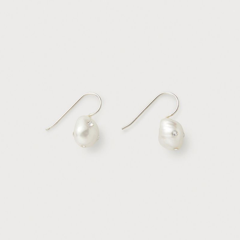 PEARLSONATE(パーソネイト)の「Irregular Polkadots Hook Earrings(Accessories)」